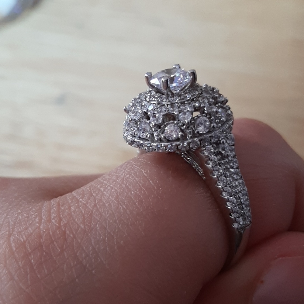 Beautiful ring! - Picture 3 of 3
